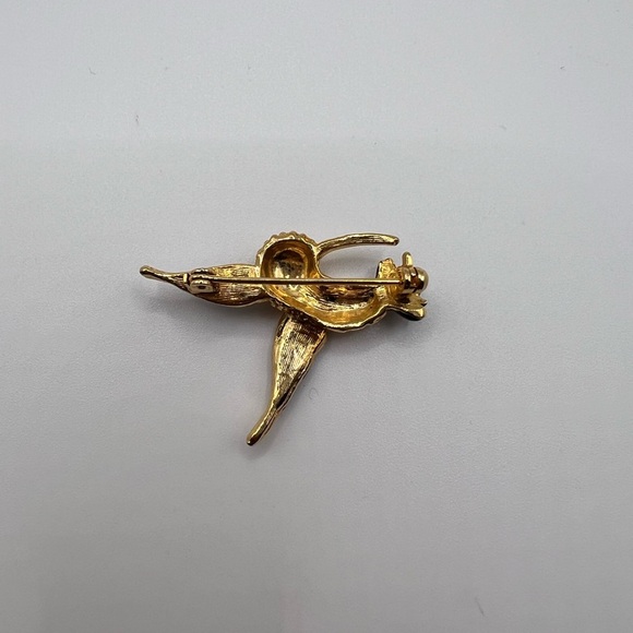 Vintage Gold Tone Hummingbird w/‎ Green Enamel wings and Crystal Eyes Brooch Pin - Picture 3 of 3
